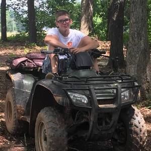 Meet your Posher, Ethan